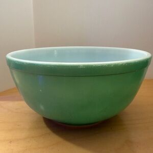 Vintage Pyrex Green Ceramic Bowl (2 of 2)
